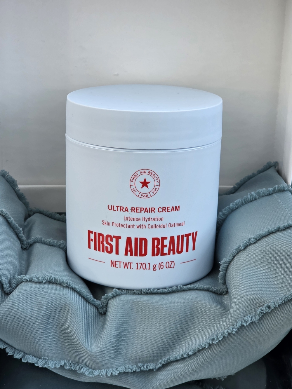 First Aid Beauty Ultra Repair Cream - White — Intense Hydration